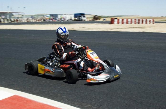 corriendo en kart